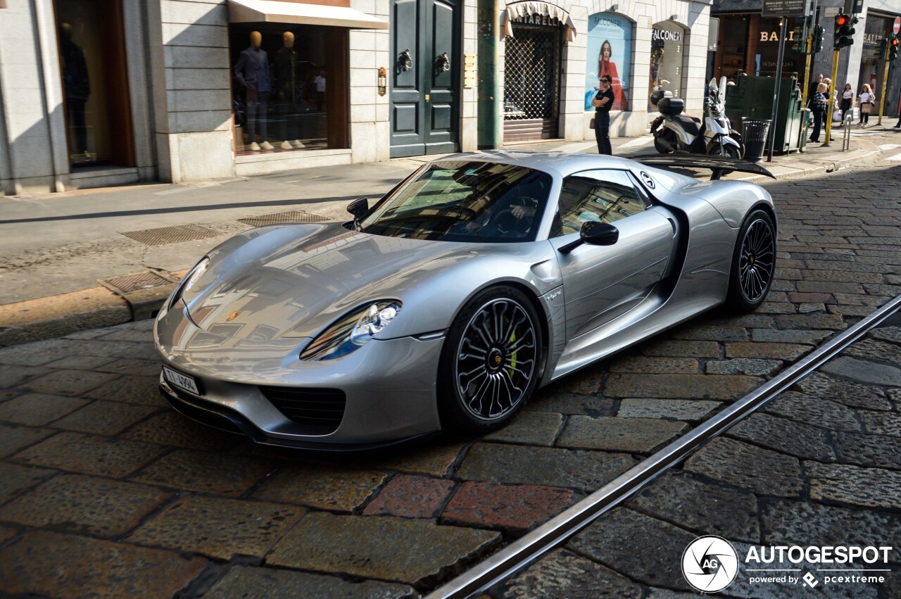 Porsche 918 Spyder is op z'n plek in Milaan