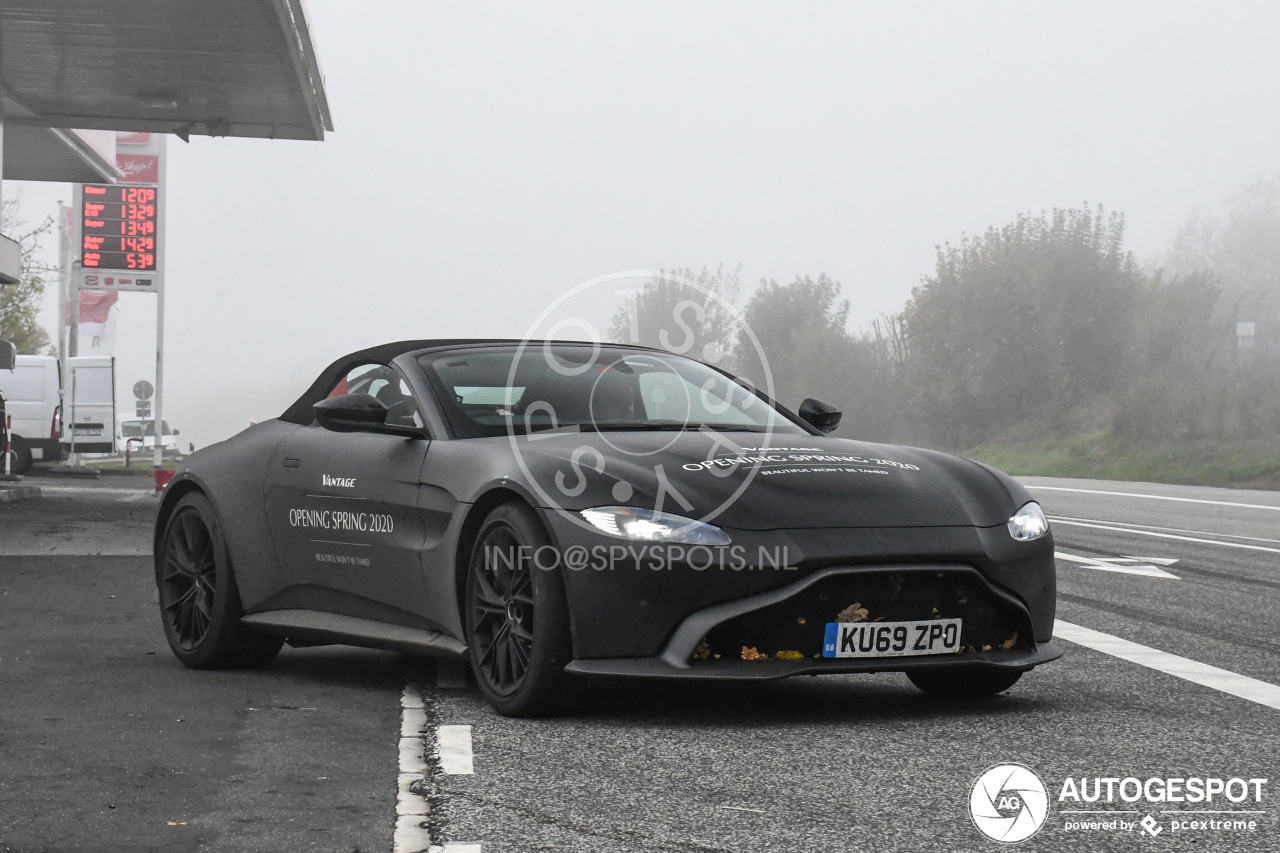 Aston Martin V8 Vantage Roadster laat zich op straat zien