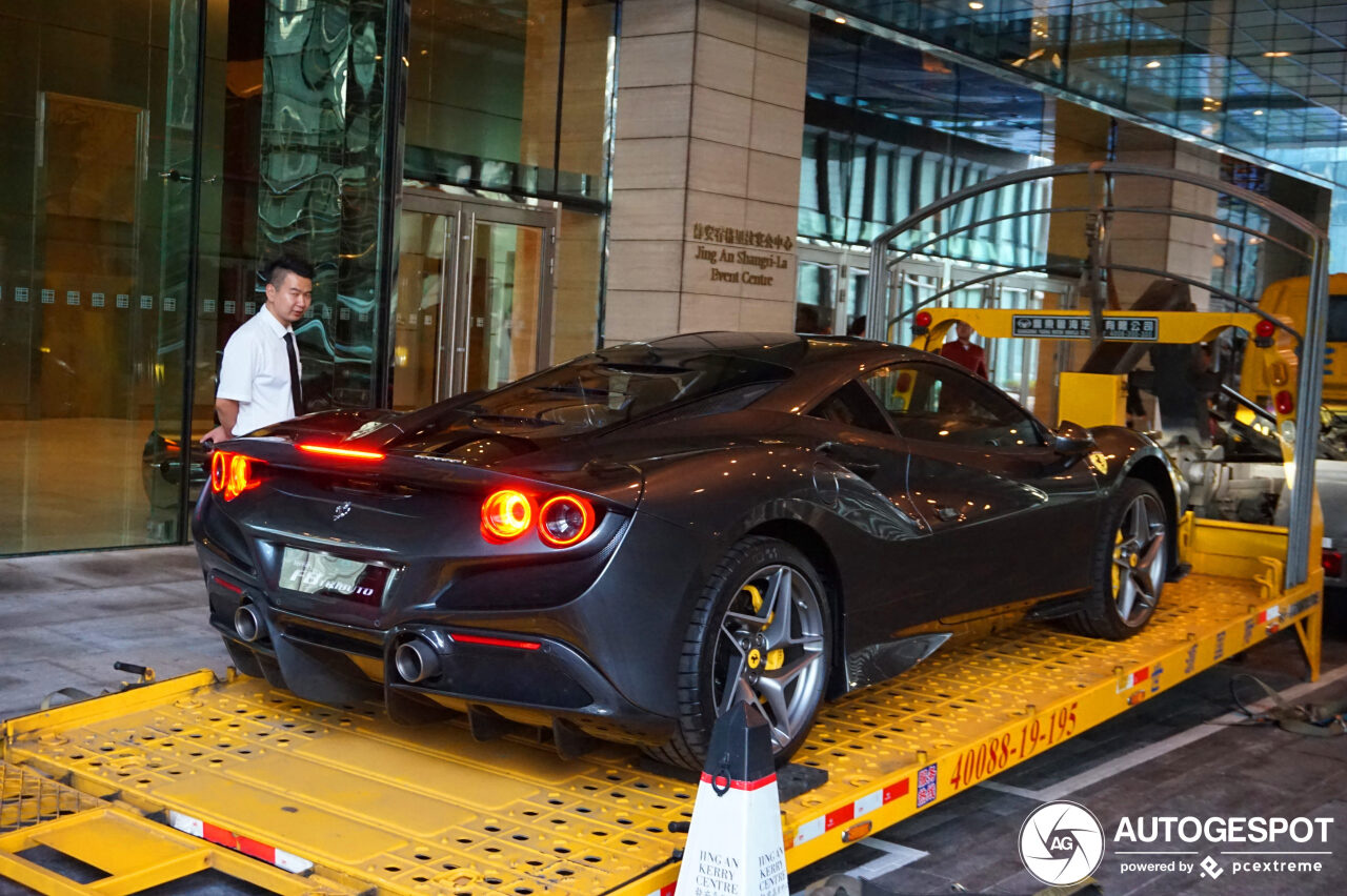 Ferrari F8 Tributo duikt op in Shanghai