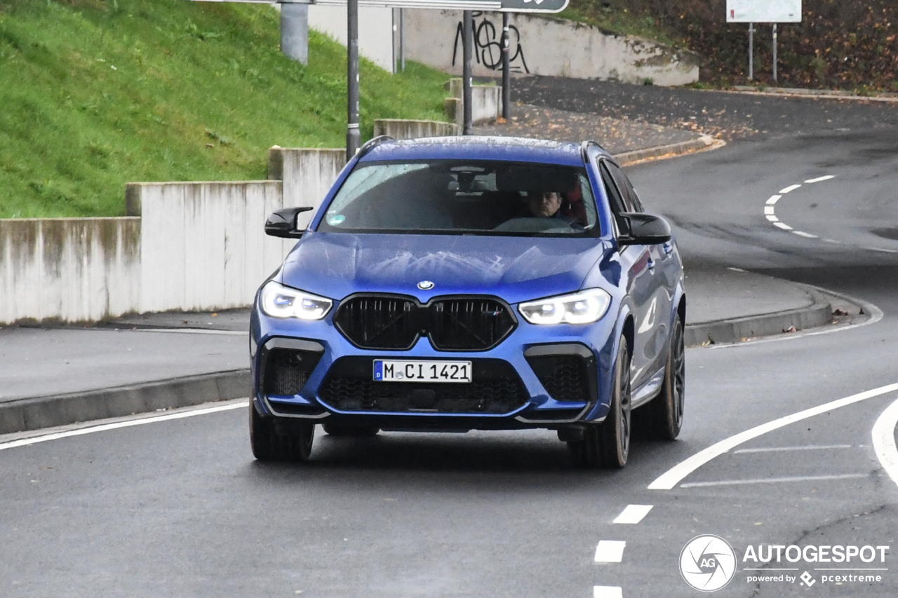 BMW X6 M Competition mag zonder jas buiten spelen