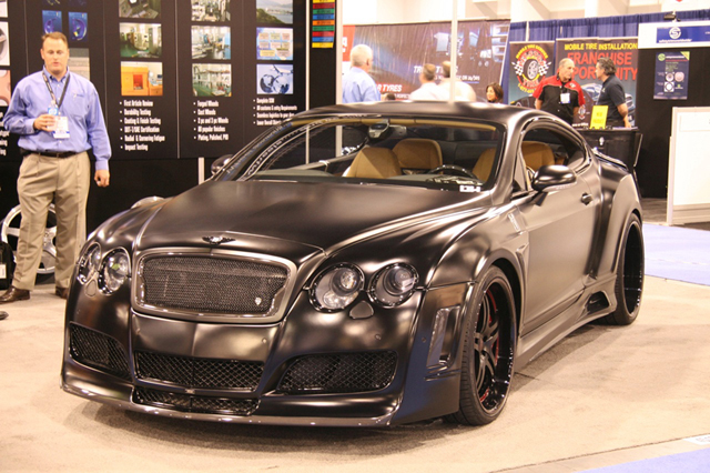 Retevette matzwarte Bentley Continental GT op SEMA 2009