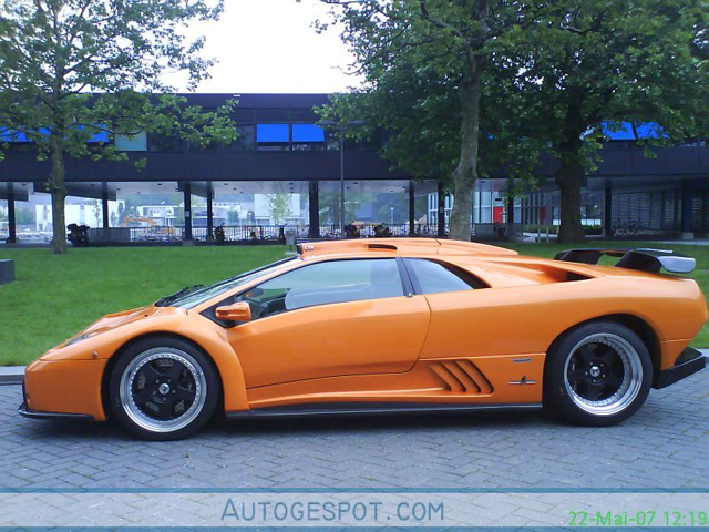Spotten in Enschede: drie dikke Lamborghini's!