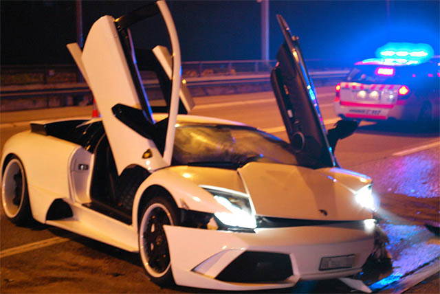 Lamborghini crasht op snelweg na race met Bugatti Veyron