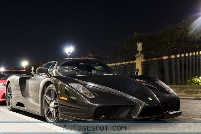 Spot van de dag: Ferrari Enzo in Parijs