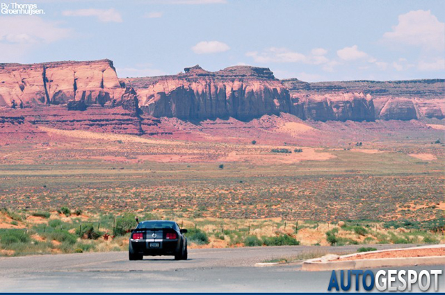 Gespot: Ford Mustang Shelby GT500 in Monument Valley 