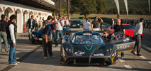 Pagani Zonda's gaan los op het Ascari Circuit