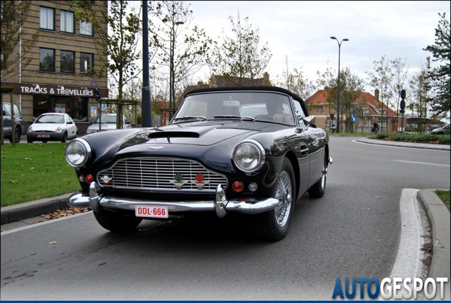 Topspot: Aston Martin DB4 Convertible