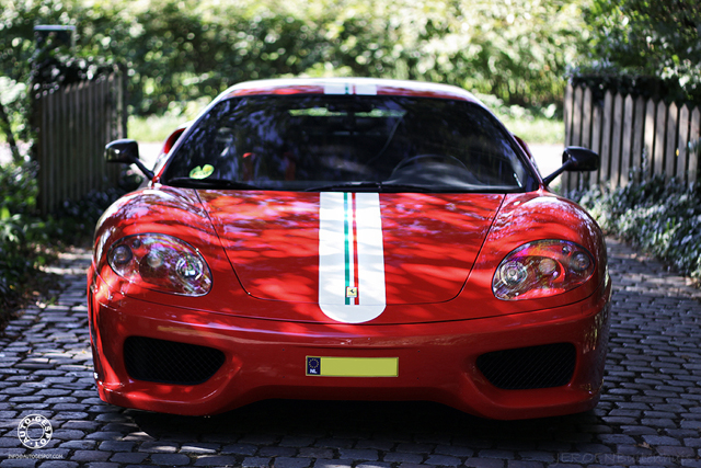 Reportage: op stap met vijf Ferrari's 