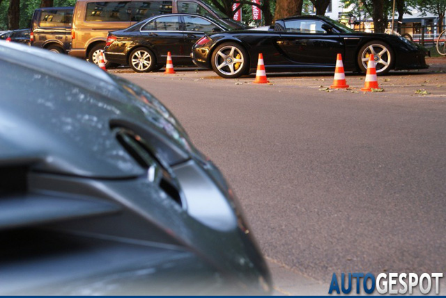 Combo: Porsche Carrera GT & Mercedes-Benz SLR McLaren 722S Roadster