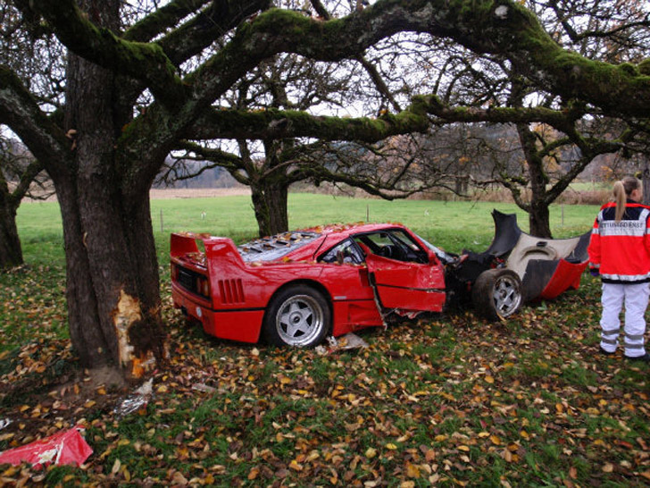 Ferrari F40 afgeschreven door 80-jarige