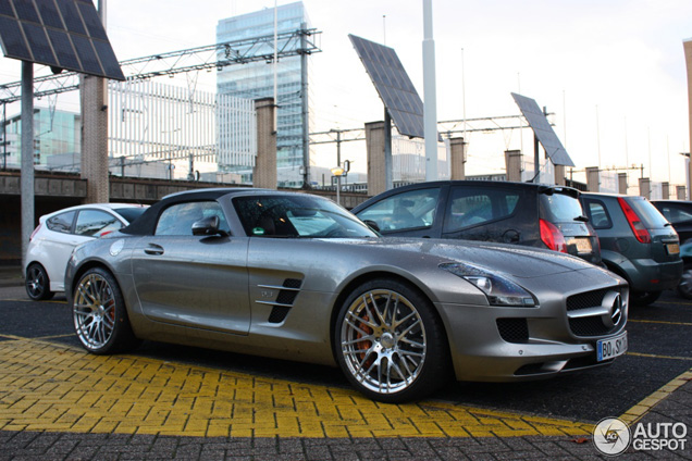 Spot van de dag: Mercedes-Benz SLS AMG Roadster met Brabus velgen