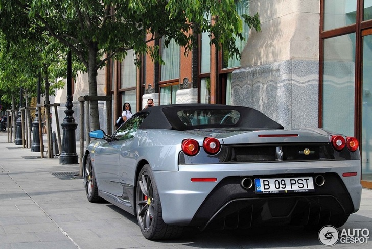 Ferrari 430 Scuderia Spider 16M in zeldzame kleurstelling gespot