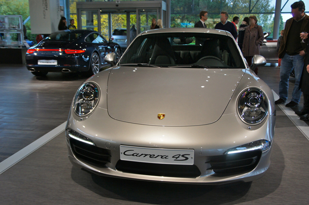 Presentatie van de 991 Carrera 4(S) bij Kronos Porsche Center