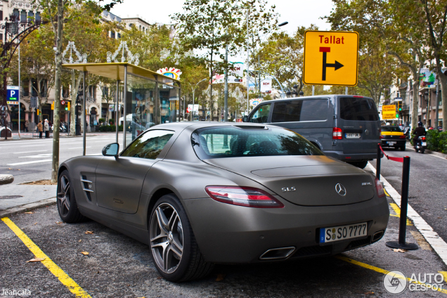 Avistamiento del día: Mercedes SLS pintado en Gris Monza Magno