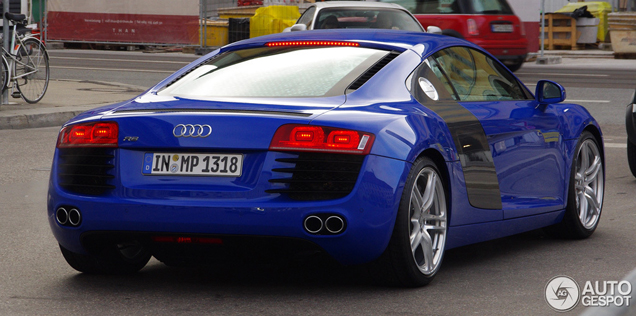 Mooie kleur Sprint Blue staat de Audi R8 goed! 
