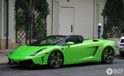 Style très américain: une Lamborghini Gallardo Spyder avec des jantes 