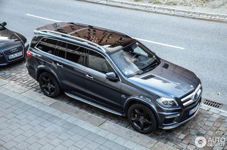 Primeur: Mercedes-Benz GL 63 AMG