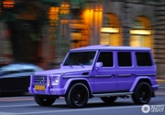 Cette Mercedes-Benz G 55 AMG a l’air d’un cube violet