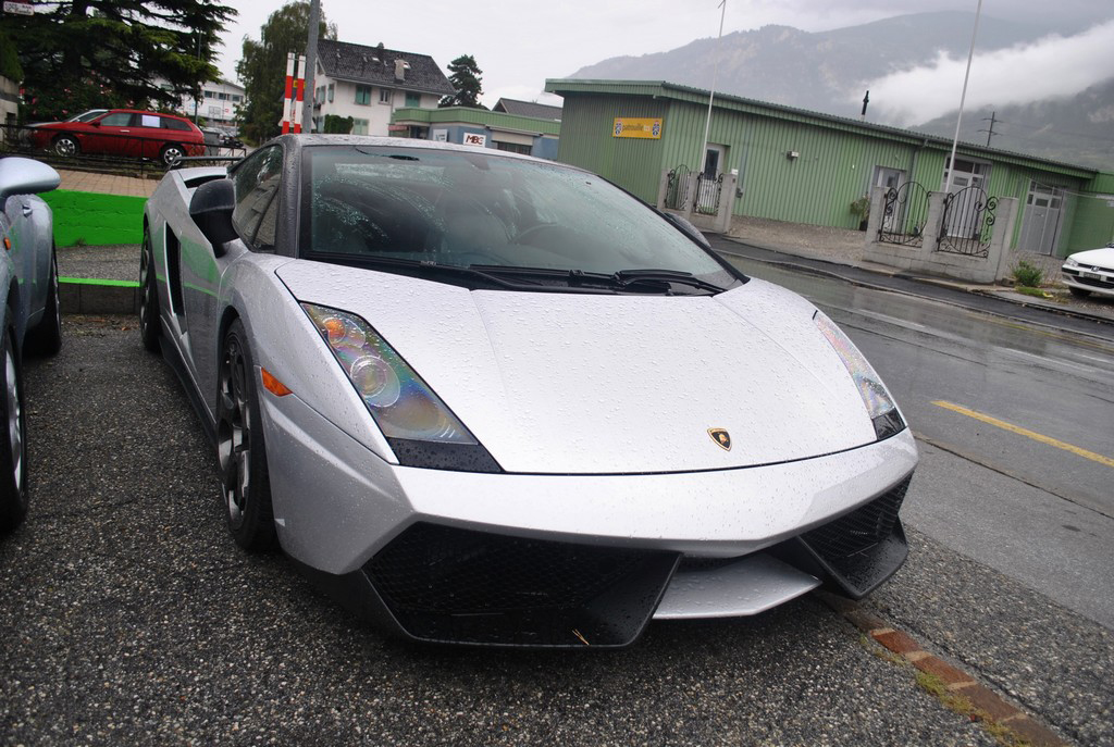 Uit het niets: supercar-dealer in Sion