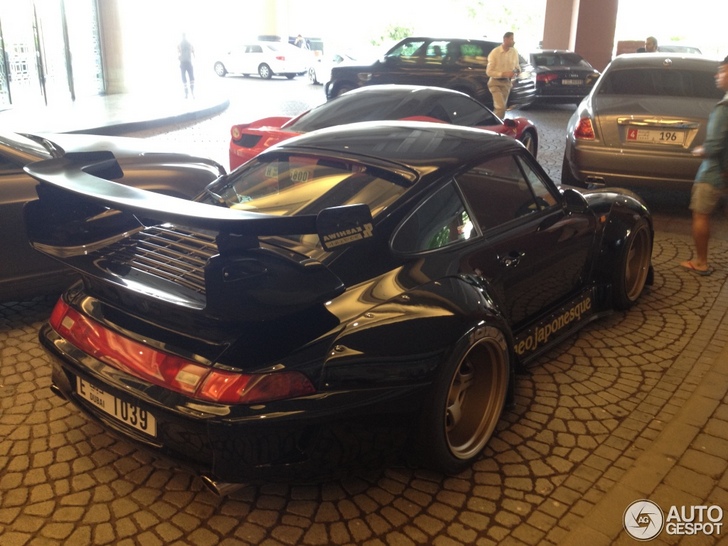 Etrangement large: la Porsche RWB Rauh Welt Begriff