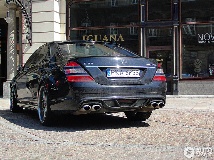 Lekker dik of juist verkeerd? Wald S 63 AMG gespot!