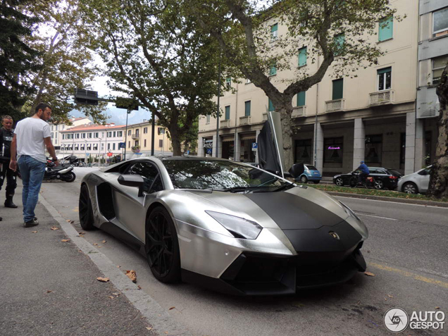 Geborsteld aluminium maakt Lamborghini Aventador LP700-4 extra gaaf