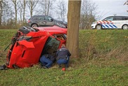 法拉利 F12berlinetta 失控撞毁