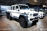 Dubai Motor Show 2013: Brabus 700 6x6 & AMG 6x6
