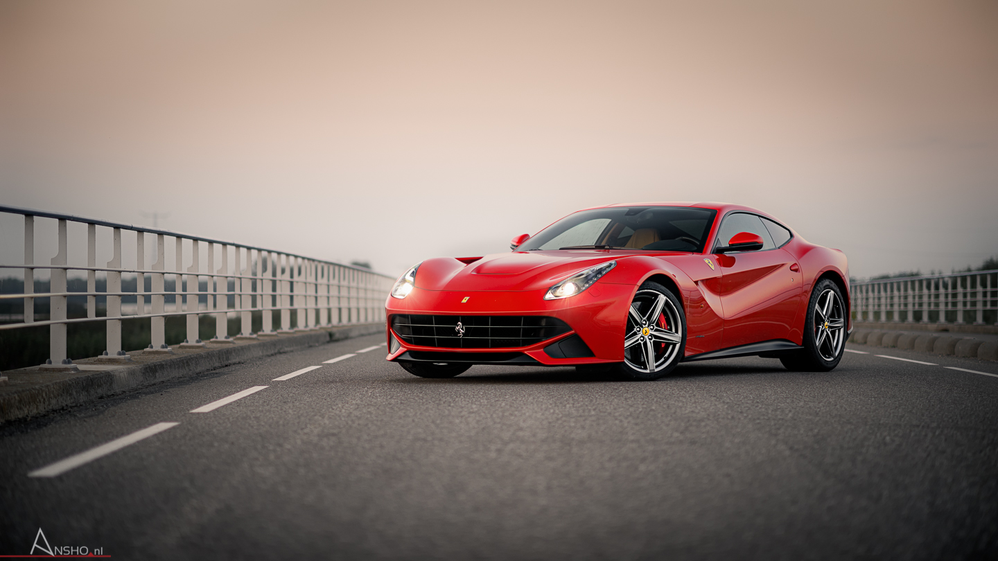 Waanzinnige fotoshoot: Ferrari F12berlinetta