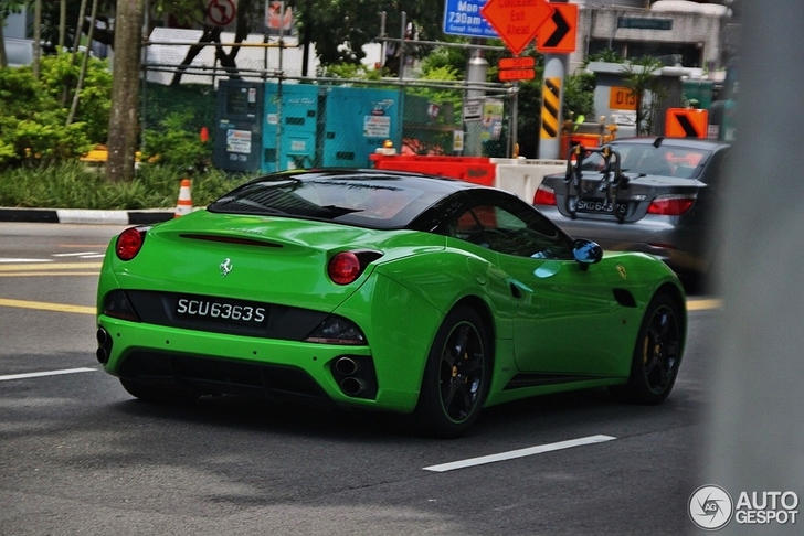 Groen staat de Ferrari California verrassend goed