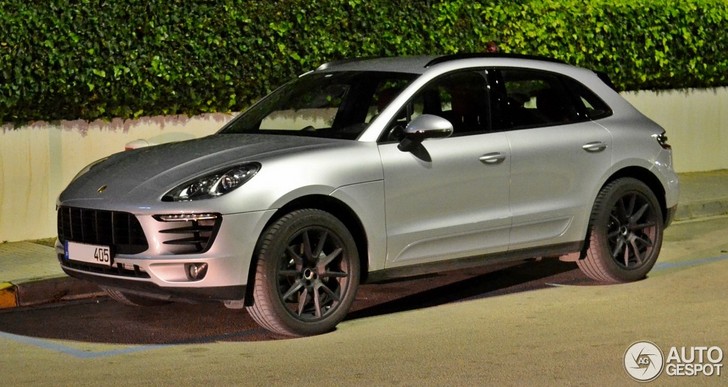 First Porsche Macan without camouflage is spotted