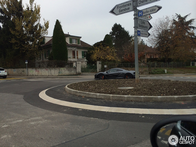 McLaren P1 spotted in Geneva!