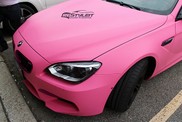 BMW M6 w wersji Różowa Pantera