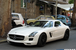 Slowly but surely this Mercedes-Benz SLS AMG is tuned