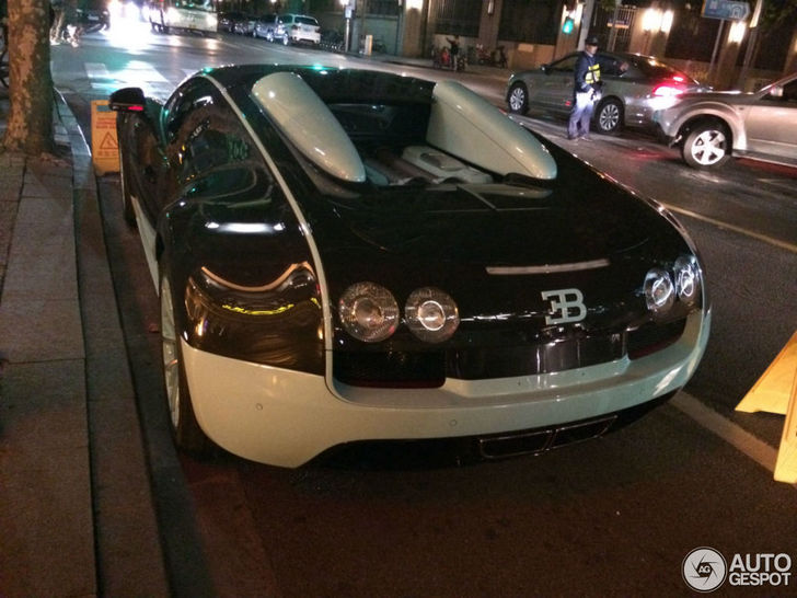 Bugatti Veyron kan niet anoniem gekleurd zijn in Shanghai