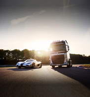 Movie: is the Volvo FH faster than the Koenigsegg One:1?
