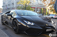 What do you think of this completely black Huracán?