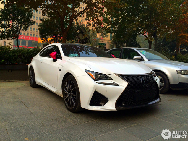 Gespot in Zhengzhou: Lexus RC-F