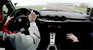 影片: 冰人莱库宁驾驶法拉利 F12berlinetta 狂飙