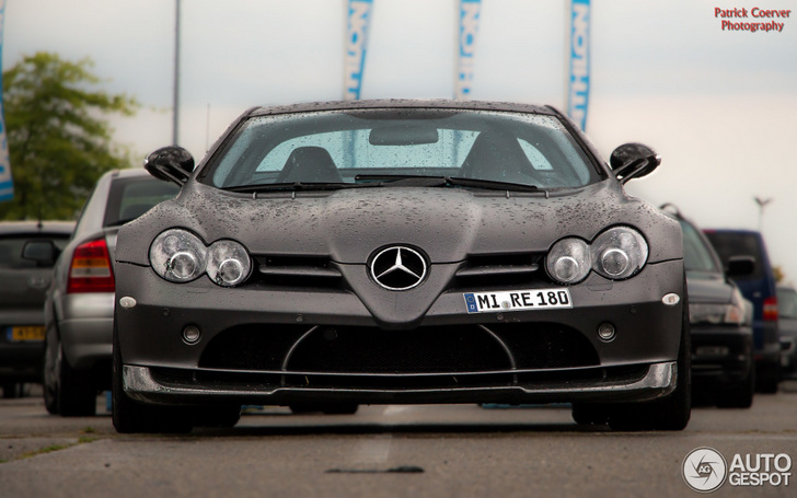 Spot van de dag: matzwarte SLR McLaren 722 Edition