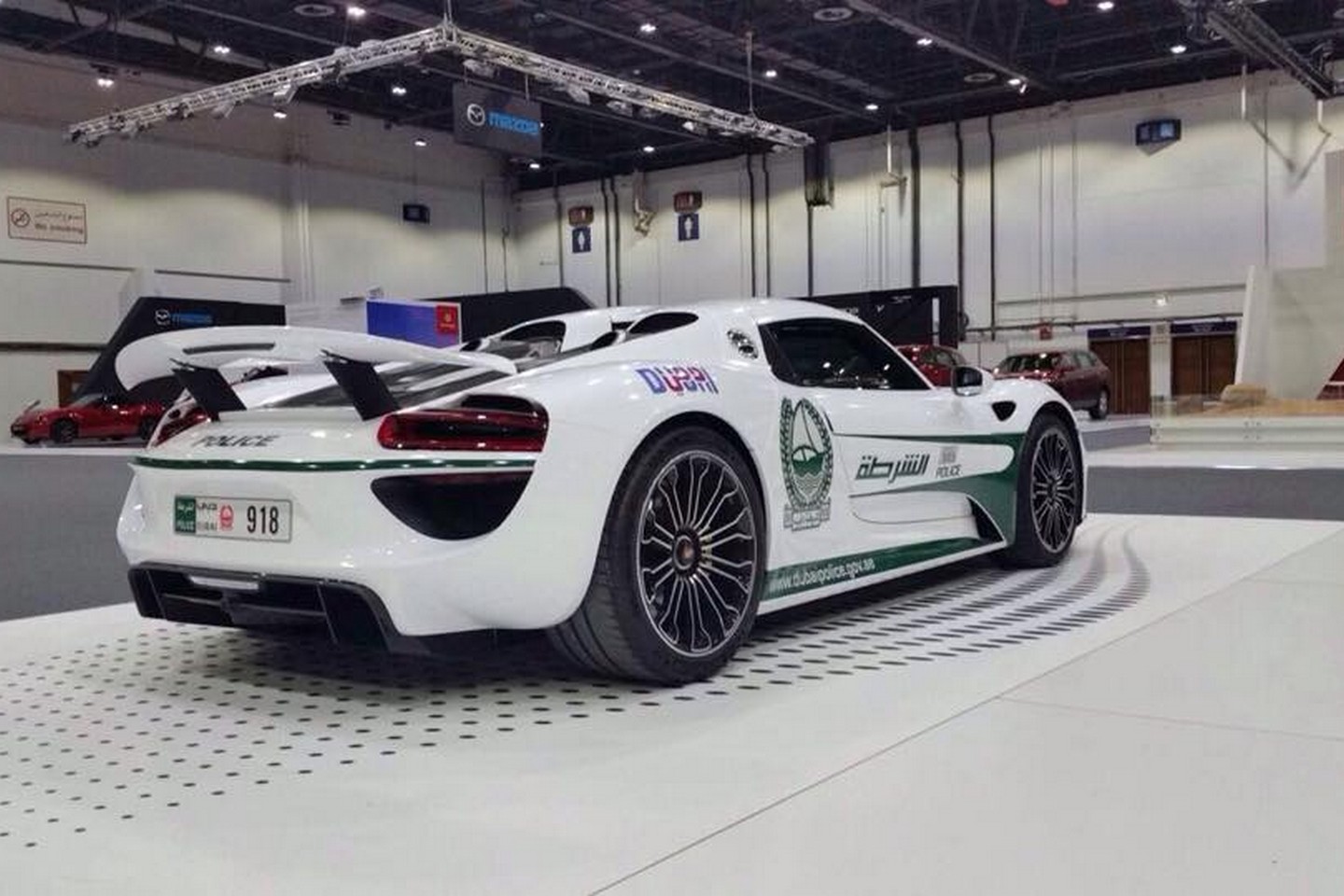 Politievloot van Dubai neemt 918 Spyder in ontvangst