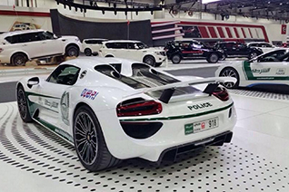 Politievloot van Dubai neemt 918 Spyder in ontvangst