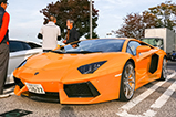 Touring Lamborghini in Tokyo brengt mooie club samen