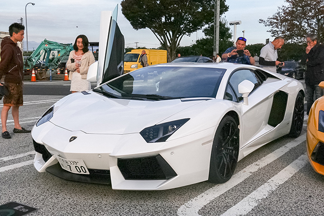 Touring Lamborghini in Tokyo brengt mooie club samen