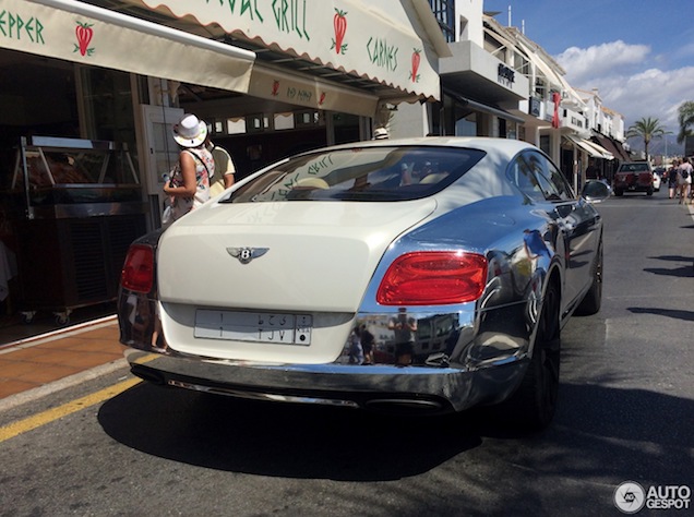 Gespot: Bentley Continental GT in Marbella is opzichtig