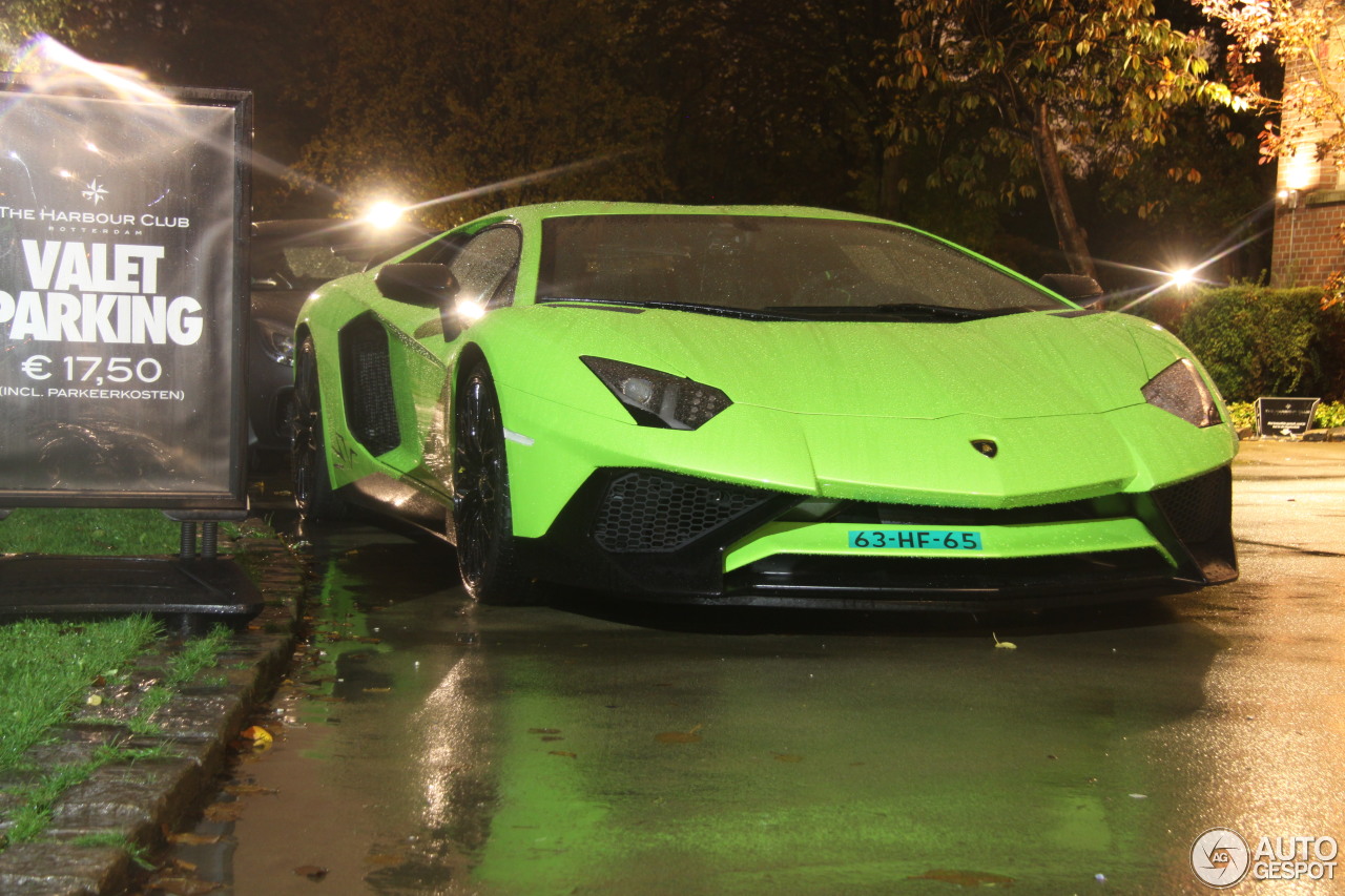 Spot van de Dag: Groene Aventador SV in Rotterdam