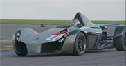 Filmpje: BAC Mono verslaat de McLaren P1 GTR