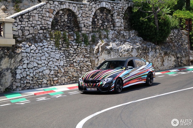 Gespot: BMW M3 met gekende Art Car-wrap