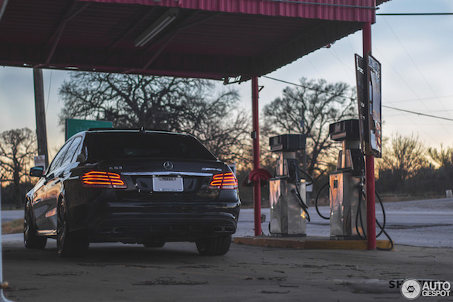 Fotoshoot: Mercedes E63 S AMG in landelijk Texas