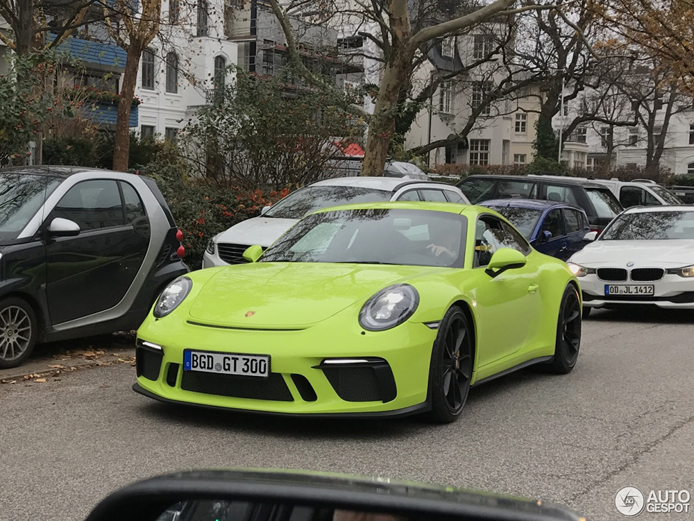 Porsche GT3 Touring heeft lekker kleurtje